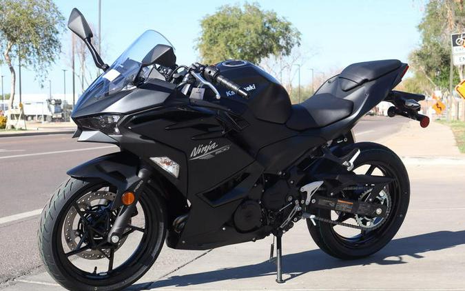2026 Kawasaki Ninja® 500 ABS Metallic Flat Spark Black