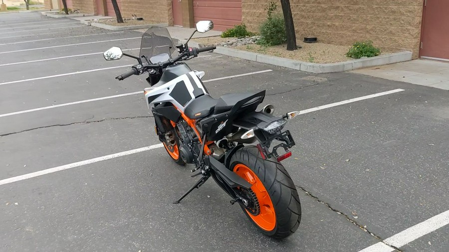 2021 KTM 890 Duke R