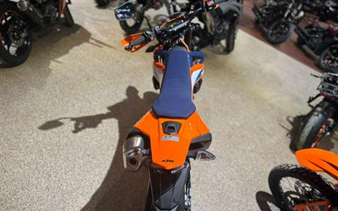 2024 KTM 690 SMC R