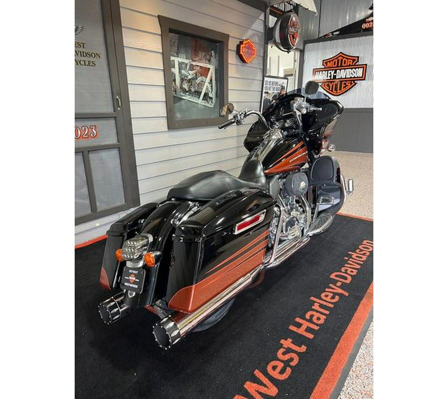 2015 Harley-Davidson® FLTRUSE - CVO™ Road Glide® Ultra