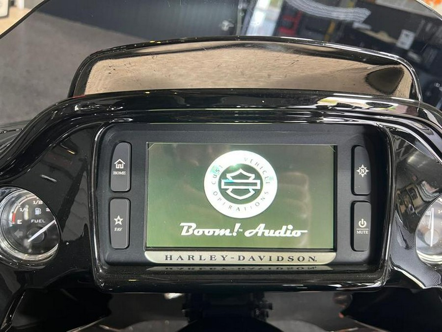 2015 Harley-Davidson® FLTRUSE - CVO™ Road Glide® Ultra