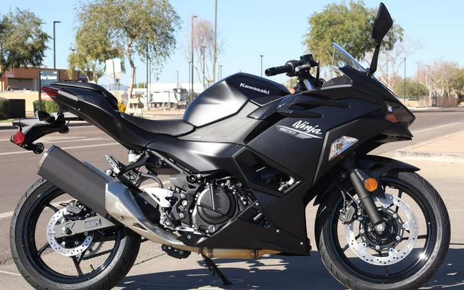 2026 Kawasaki Ninja® 500 ABS Metallic Flat Spark Black
