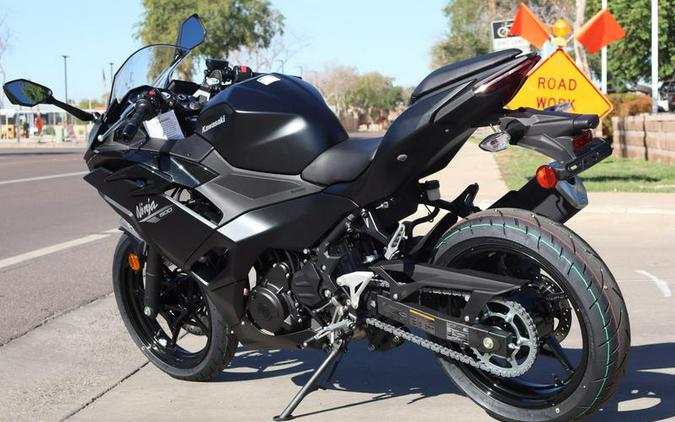 2026 Kawasaki Ninja® 500 ABS Metallic Flat Spark Black