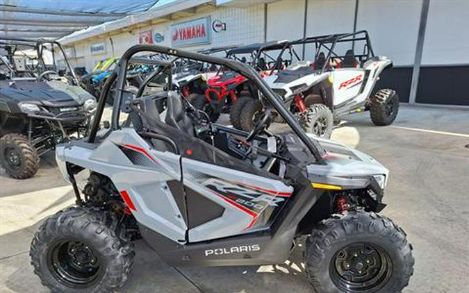 2024 Polaris RZR 200 EFI