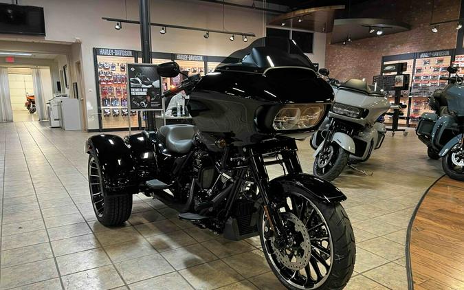 2024 Harley-Davidson Road Glide 3 Vivid Black