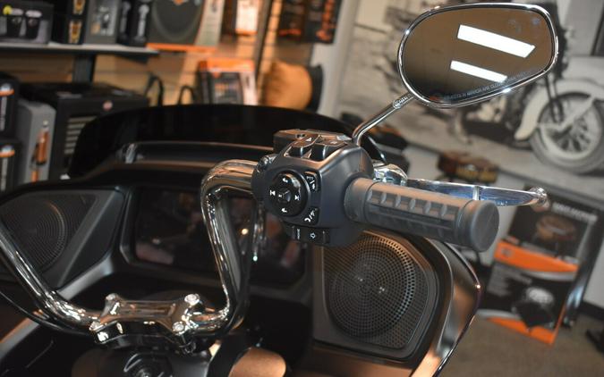 FLTRX 2025 Road Glide®