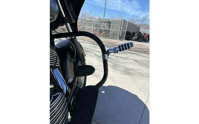 2017 Indian Motorcycle CHIEFTAIN DARK HORSE, THNDR BLK SMOKE, 49S Dark Horse®