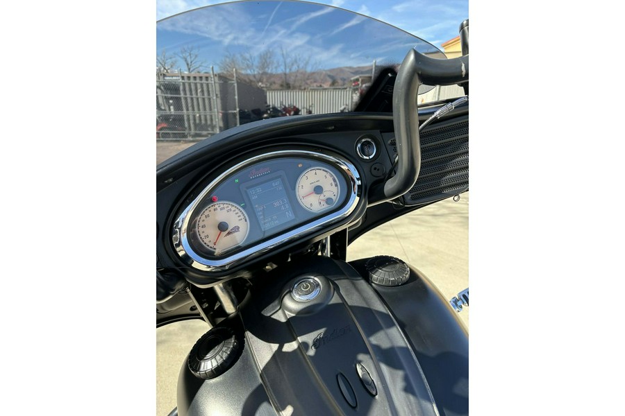 2017 CHIEFTAIN DARK HORSE, THNDR BLK SMOKE, 49S Dark Horse® - Indian Motorcycle