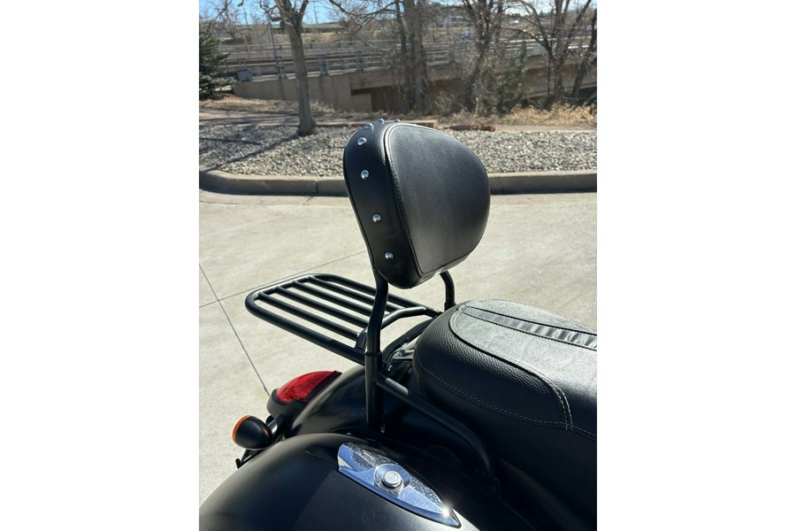 2017 CHIEFTAIN DARK HORSE, THNDR BLK SMOKE, 49S Dark Horse® - Indian Motorcycle