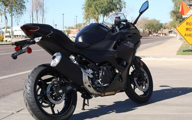 2026 Kawasaki Ninja® 500 Metallic Flat Spark Black