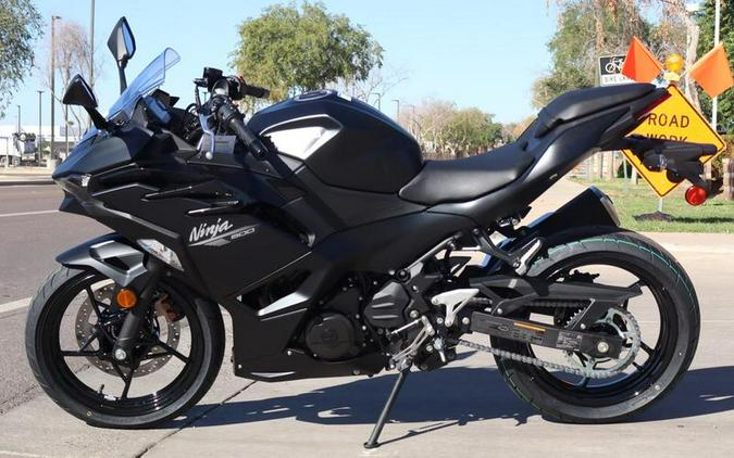 2026 Kawasaki Ninja® 500 Metallic Flat Spark Black