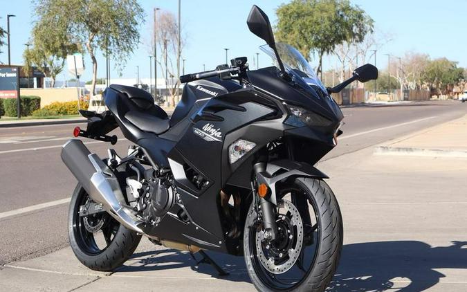 2026 Kawasaki Ninja® 500 Metallic Flat Spark Black