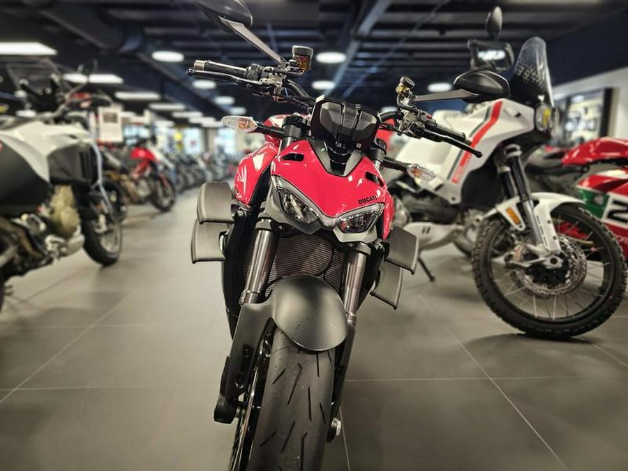 2024 Ducati Streetfighter V4 Red