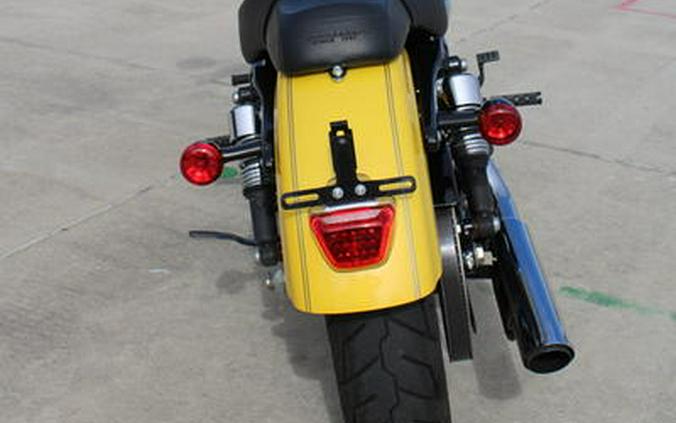 2017 Harley-Davidson® XL1200C - 1200 Custom