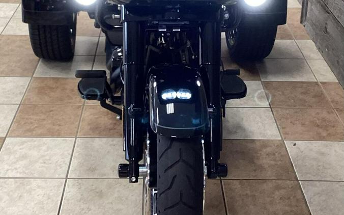 2025 Harley-Davidson® Road Glide® 3 Vivid Black