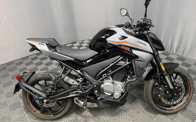 2022 CF MOTO 300 NK