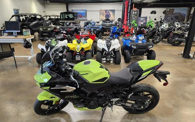 2026 Kawasaki Ninja® 500 SE ABS
