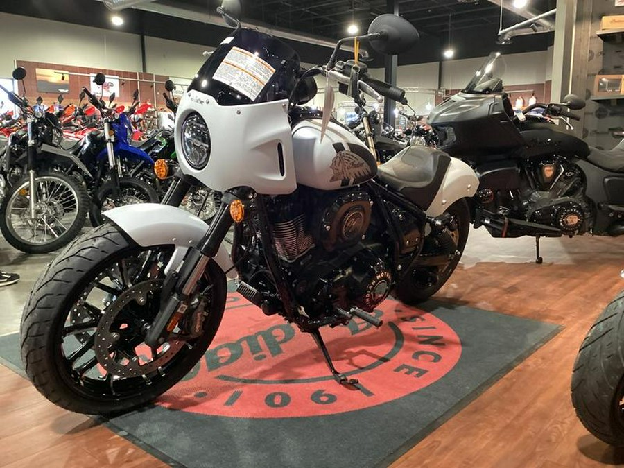 2024 Indian Motorcycle® Sport Chief Ghost White Metallic Smoke