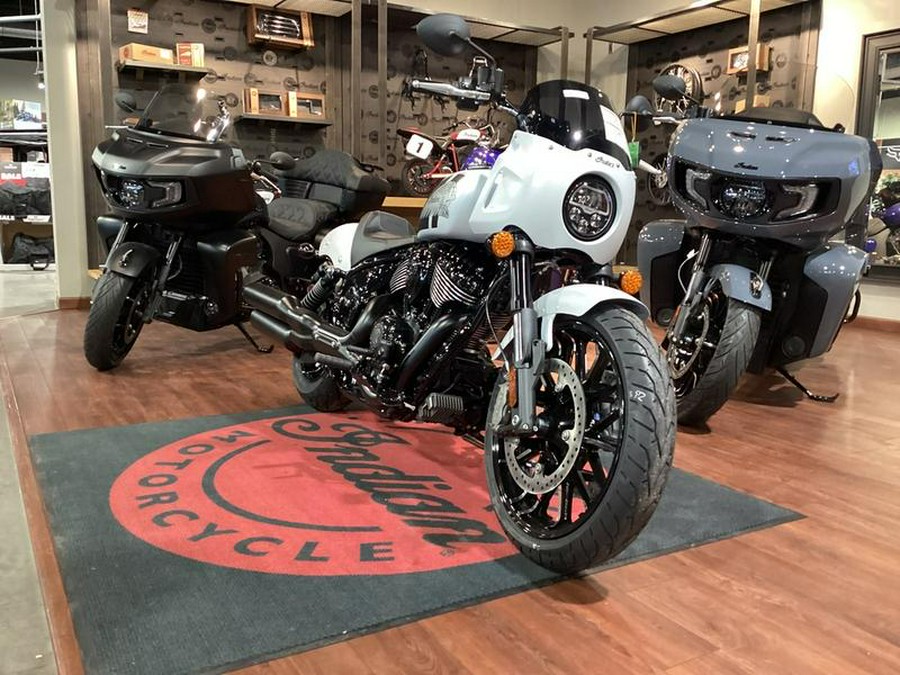 2024 Indian Motorcycle® Sport Chief Ghost White Metallic Smoke