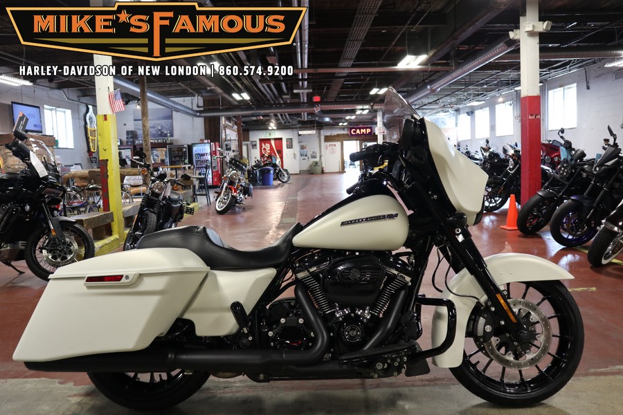 2018 Harley-Davidson Street Glide® Special