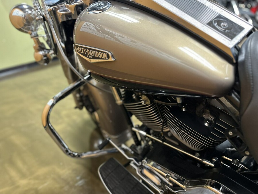 FLHRC 2005 Road King® Classic