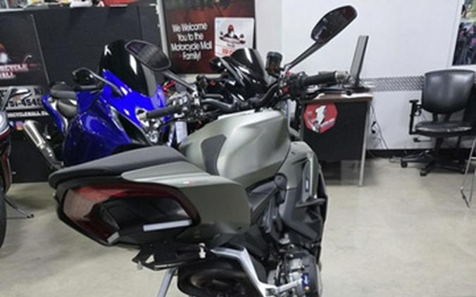 2025 Ducati Streetfighter V2 Ducati Red
