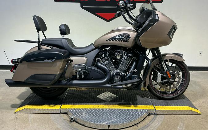 2020 Indian Motorcycle Challenger® Dark Horse®