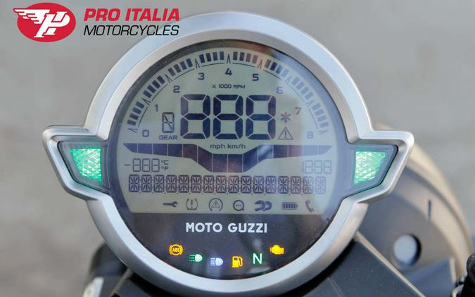 2023 Moto Guzzi V9 Bobber