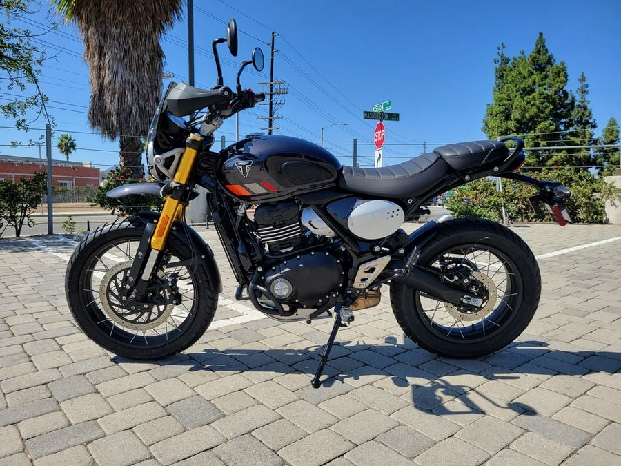 2026 Triumph Scrambler 400 XC Storm Grey