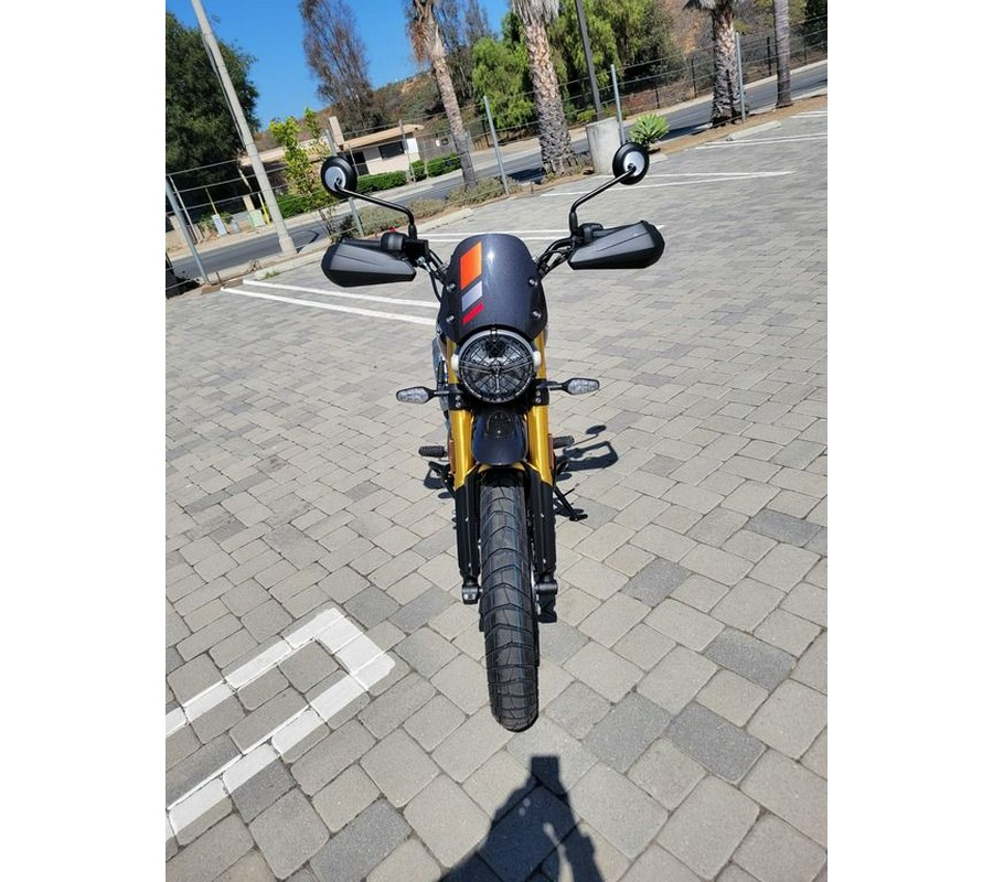 2026 Triumph Scrambler 400 XC Storm Grey