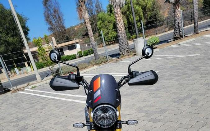 2026 Triumph Scrambler 400 XC Storm Grey