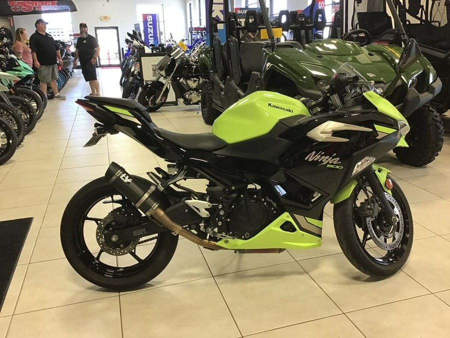 2026 Kawasaki Ninja® 500 ABS Metallic Yellowish Green/Ebony