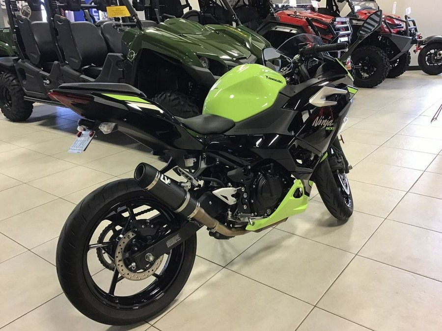 2026 Kawasaki Ninja® 500 ABS Metallic Yellowish Green/Ebony