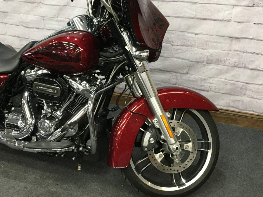 2017 Harley-Davidson Street Glide Special Hard Candy Big Red Flake FLHXS