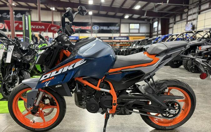 2025 KTM Duke 390