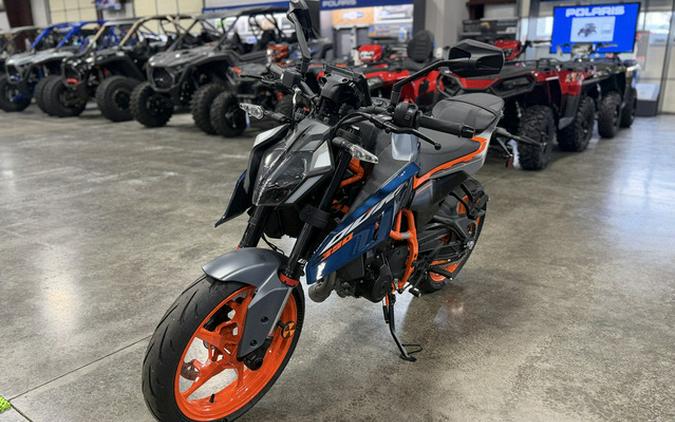 2025 KTM Duke 390