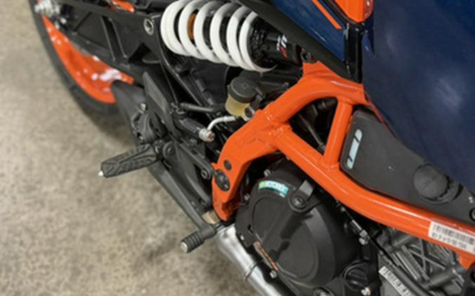 2025 KTM Duke 390