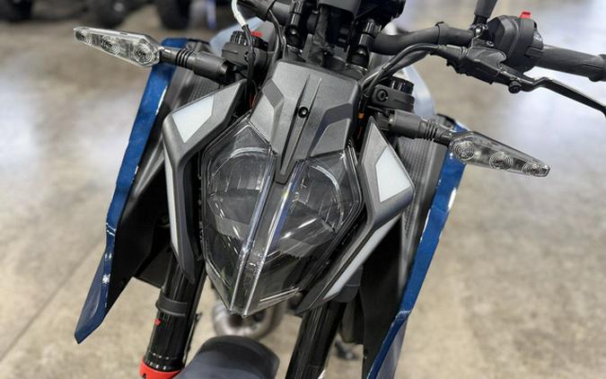 2025 KTM Duke 390