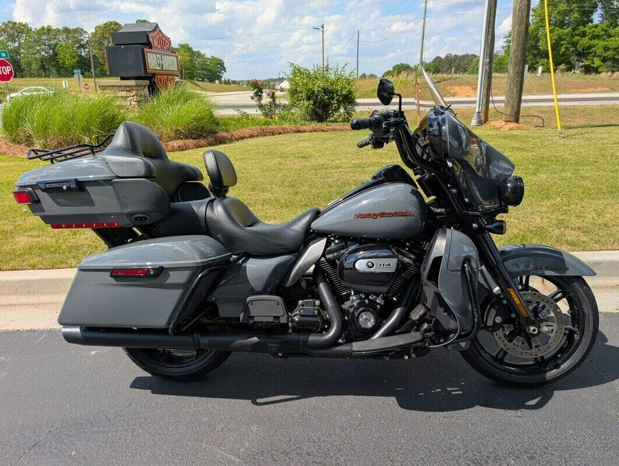 2022 Harley-Davidson® Ultra Limited Gunship Grey - Black Finish