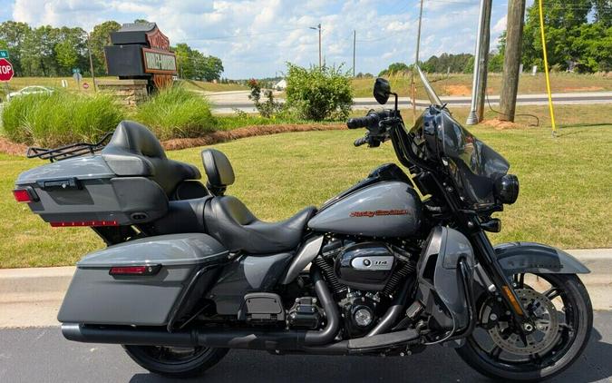 2022 Harley-Davidson® Ultra Limited Gunship Grey - Black Finish