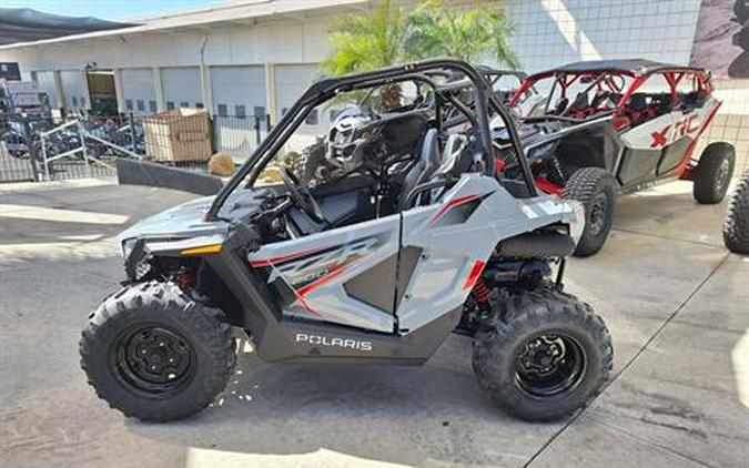 2024 Polaris RZR 200 EFI