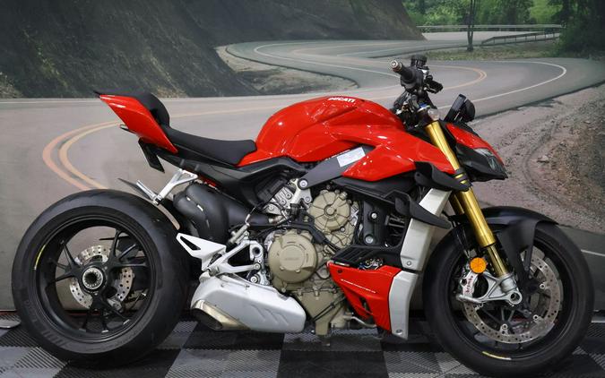 2020 Ducati Streetfighter V4 S Review (25 Fast Facts)