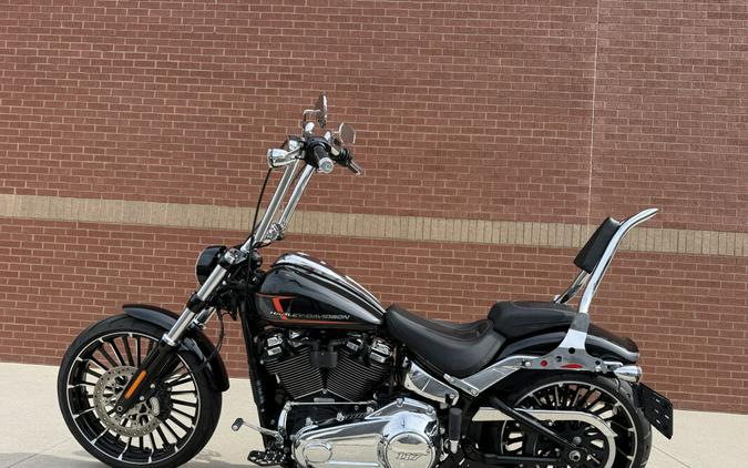 2023 Harley-Davidson® Breakout® Vivid Black