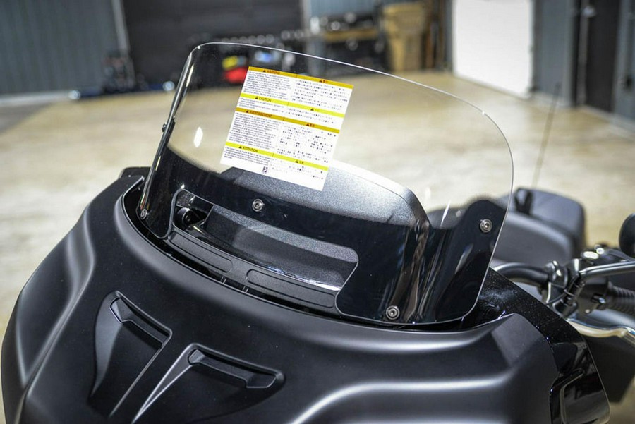 2025 Indian Motorcycle Challenger® Dark Horse® 112