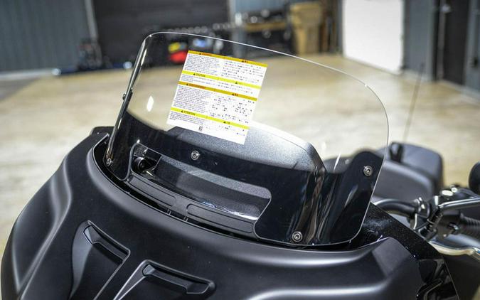 2025 Indian Motorcycle Challenger® Dark Horse® 112