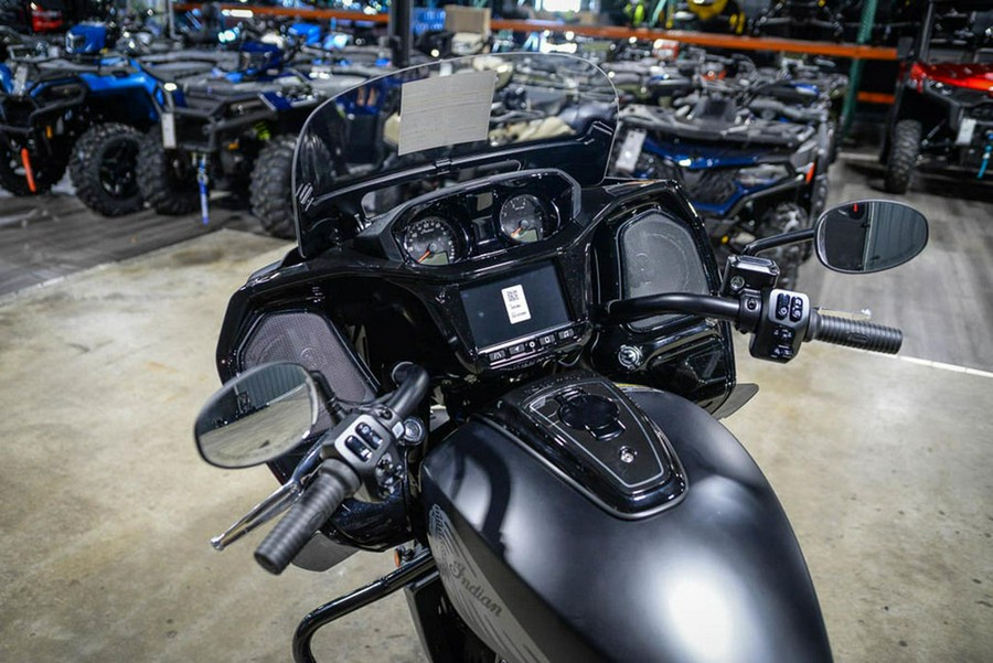 2025 Indian Motorcycle Challenger® Dark Horse® 112