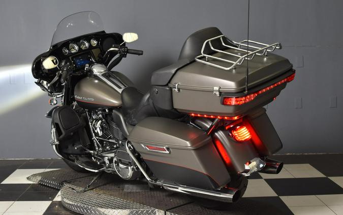 2019 Harley-Davidson Ultra Limited Industrial Gray Denim/Black Denim FLHTK