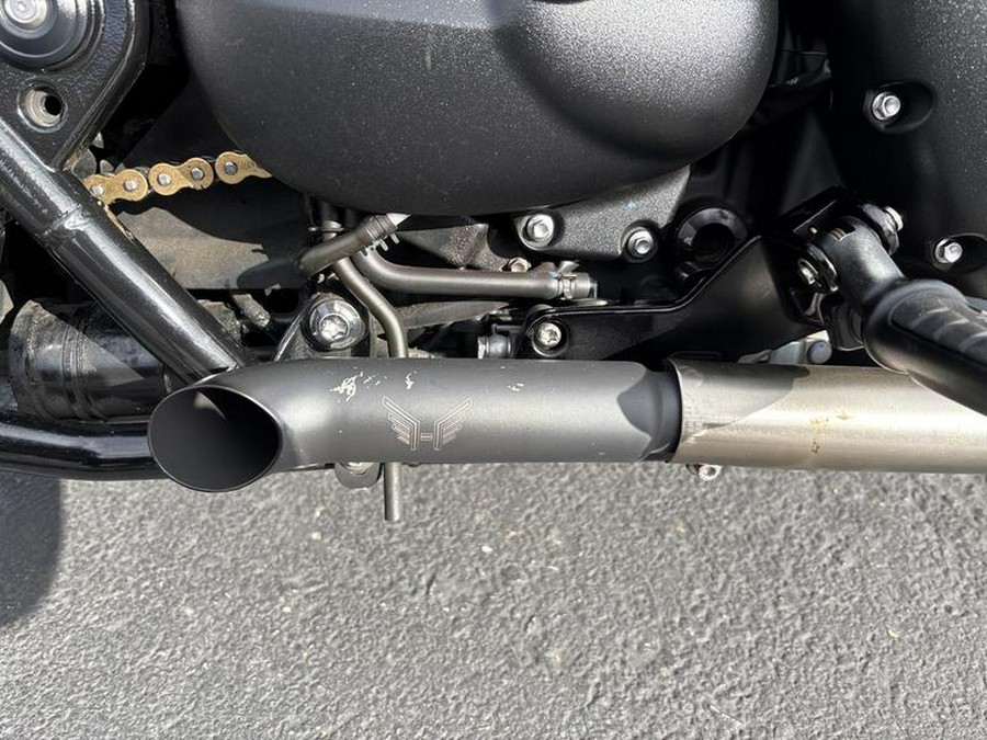 2023 Triumph Bonneville Bobber Jet Black