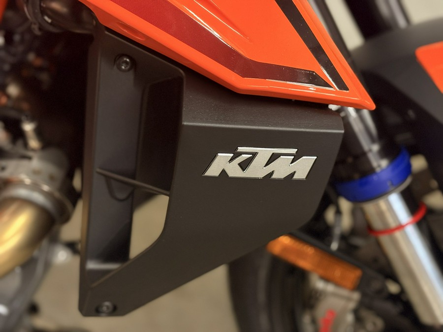 2026 KTM 1390 Super Duke R EVO
