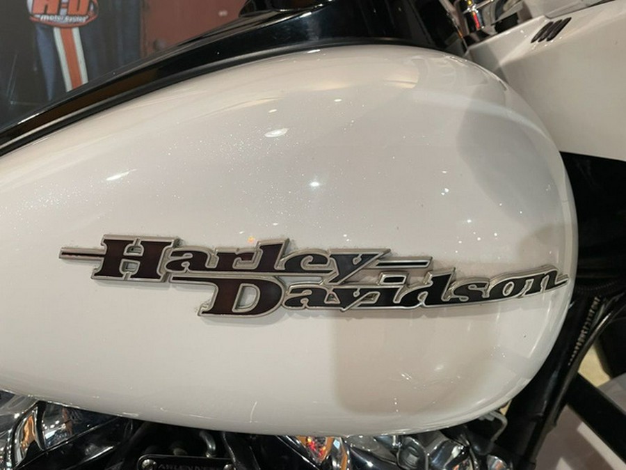 2017 Harley-Davidson FLHXS - Street Glide Special